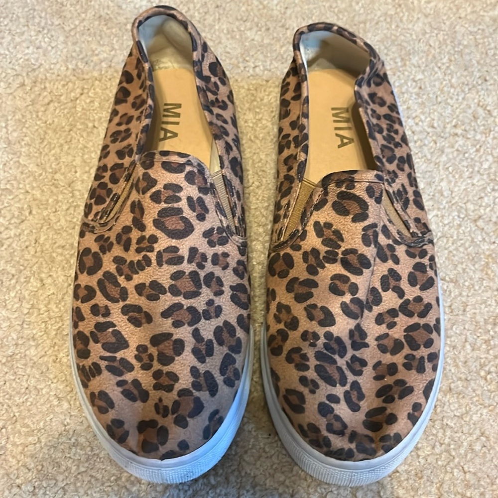 MIA leopard print slip on. Size 9
